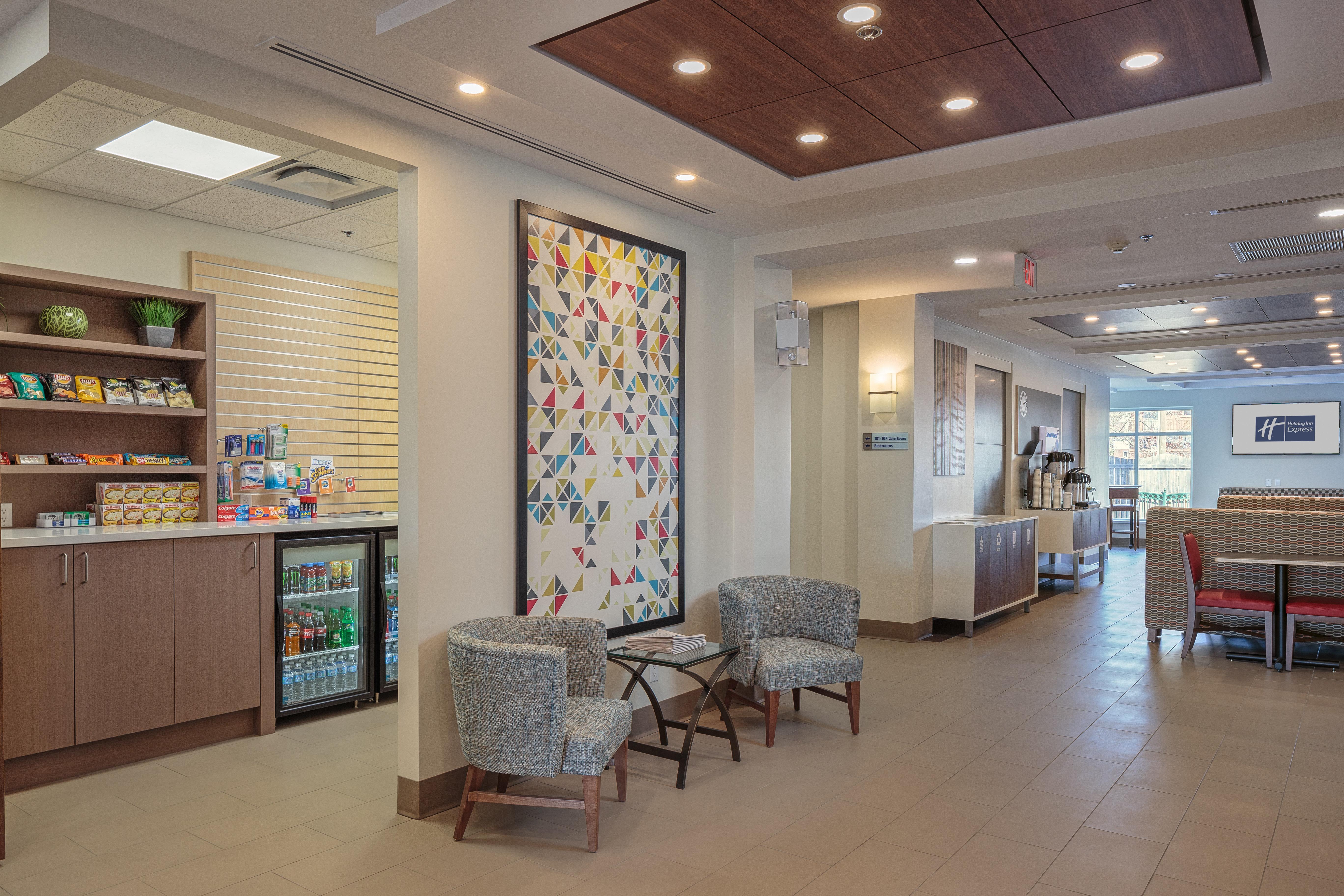 Holiday Inn Express & Suites - Belleville By Ihg Exterior photo